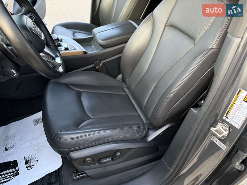 Внедорожник / Кроссовер Audi Q7 2017 в Нововолынске