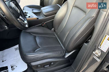 Позашляховик / Кросовер Audi Q7 2017 в 