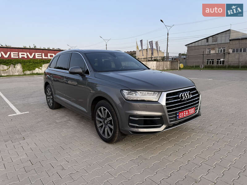 Внедорожник / Кроссовер Audi Q7 2017 в Нововолынске