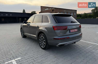 Позашляховик / Кросовер Audi Q7 2017 в 