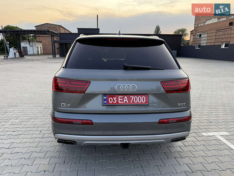 Внедорожник / Кроссовер Audi Q7 2017 в Нововолынске