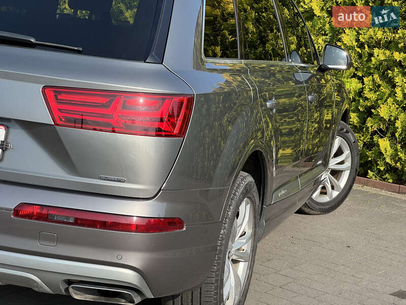 Внедорожник / Кроссовер Audi Q7 2017 в Стрые