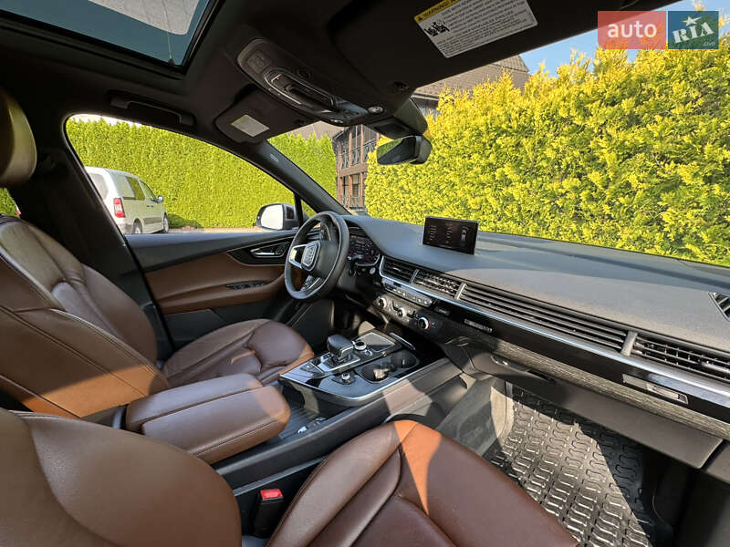 Внедорожник / Кроссовер Audi Q7 2017 в Стрые