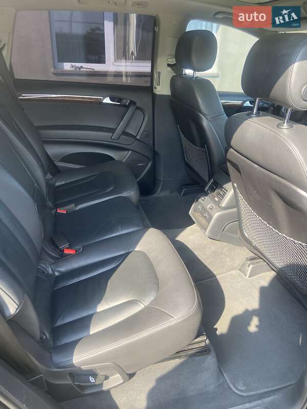 Внедорожник / Кроссовер Audi Q7 2015 в Черновцах