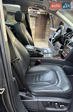 Позашляховик / Кросовер Audi Q7 2015 в 