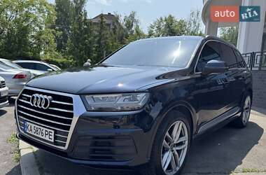 Внедорожник / Кроссовер Audi Q7 2015 в 