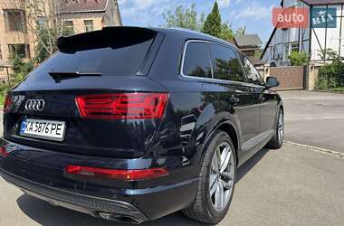 Внедорожник / Кроссовер Audi Q7 2015 в 