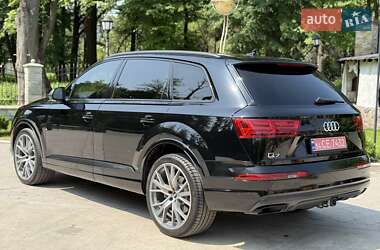 Внедорожник / Кроссовер Audi Q7 2018 в 