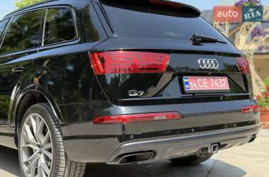 Внедорожник / Кроссовер Audi Q7 2018 в 