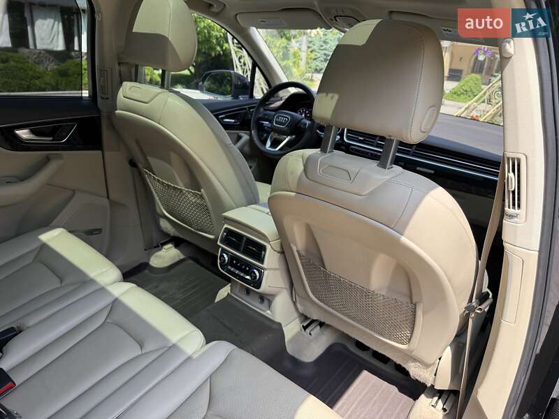 Внедорожник / Кроссовер Audi Q7 2018 в Жовкве