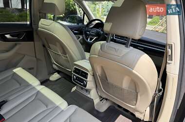 Внедорожник / Кроссовер Audi Q7 2018 в 
