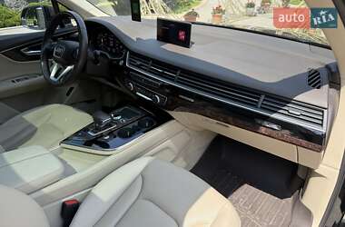 Внедорожник / Кроссовер Audi Q7 2018 в 