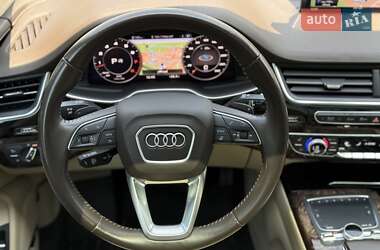 Внедорожник / Кроссовер Audi Q7 2018 в 