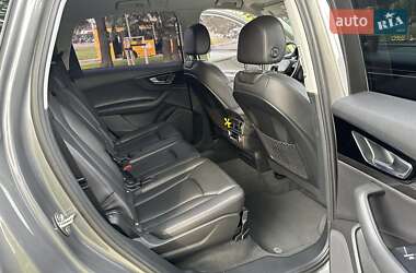 Позашляховик / Кросовер Audi Q7 2017 в 