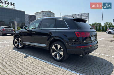 Внедорожник / Кроссовер Audi Q7 2015 в 
