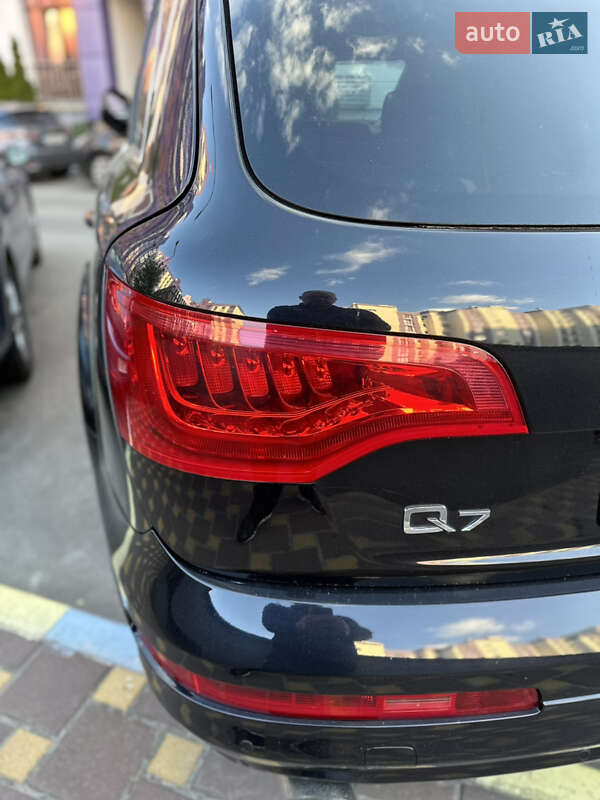 Внедорожник / Кроссовер Audi Q7 2013 в Киеве