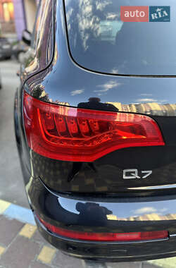 Внедорожник / Кроссовер Audi Q7 2013 в 