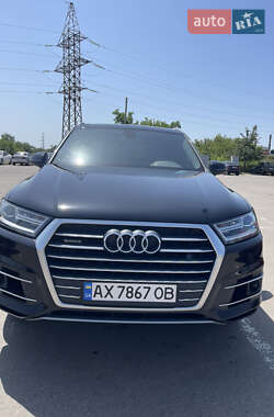 Внедорожник / Кроссовер Audi Q7 2016 в 