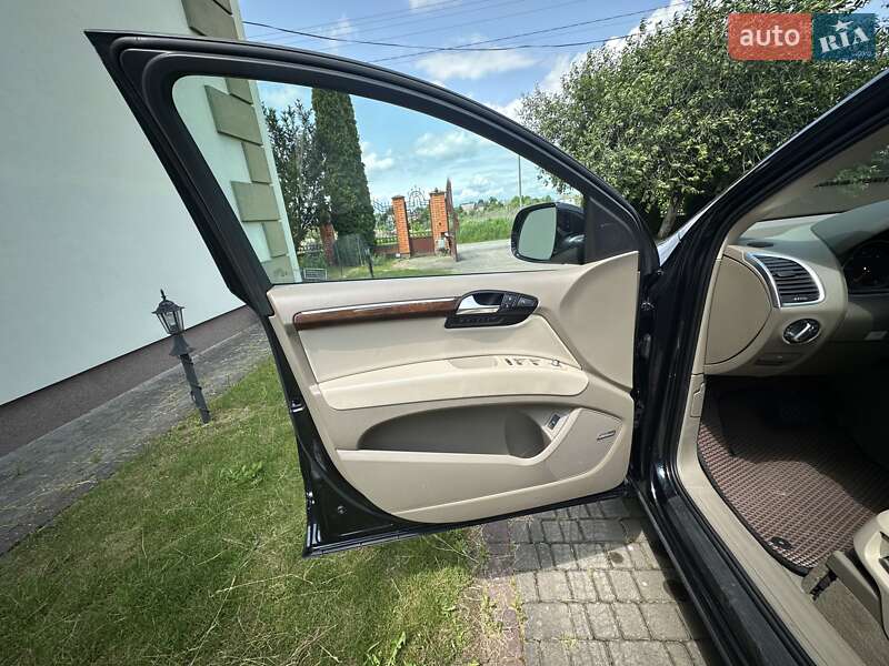 Позашляховик / Кросовер Audi Q7 2012 в Луцьку