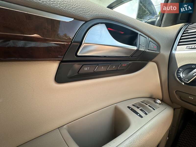 Позашляховик / Кросовер Audi Q7 2012 в Луцьку