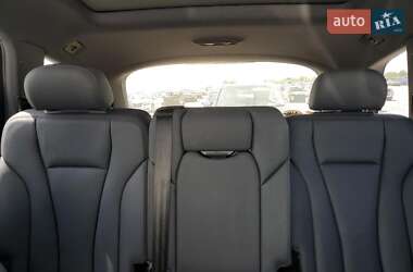 Внедорожник / Кроссовер Audi Q7 2021 в 