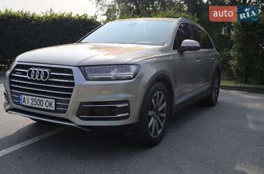 Позашляховик / Кросовер Audi Q7 2015 в 