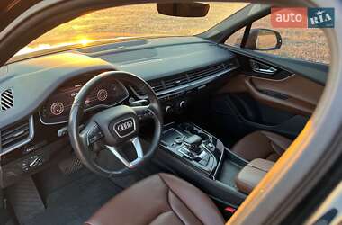 Внедорожник / Кроссовер Audi Q7 2017 в 