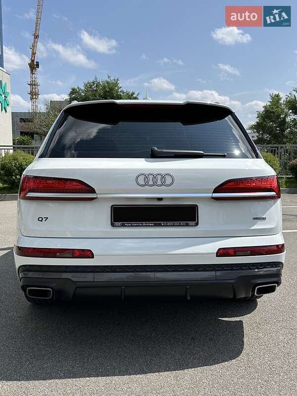 Внедорожник / Кроссовер Audi Q7 2025 в Киеве