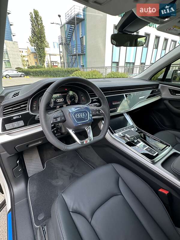 Внедорожник / Кроссовер Audi Q7 2025 в Киеве