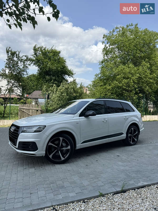 Внедорожник / Кроссовер Audi Q7 2017 в Львове