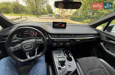 Внедорожник / Кроссовер Audi Q7 2017 в 