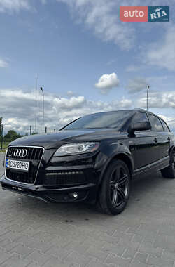 Позашляховик / Кросовер Audi Q7 2013 в 