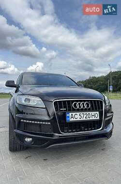 Позашляховик / Кросовер Audi Q7 2013 в 