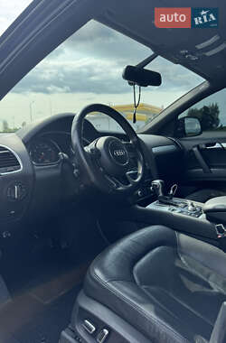 Позашляховик / Кросовер Audi Q7 2013 в 