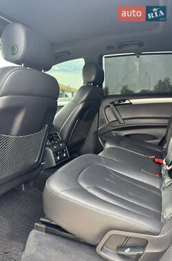 Позашляховик / Кросовер Audi Q7 2013 в 