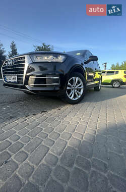 Внедорожник / Кроссовер Audi Q7 2017 в 