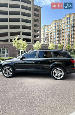 Внедорожник / Кроссовер Audi Q7 2010 в 