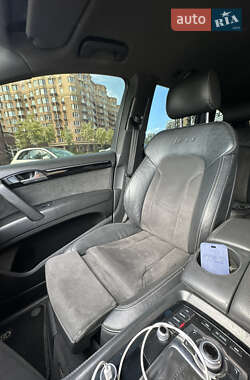 Внедорожник / Кроссовер Audi Q7 2010 в 