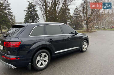 Внедорожник / Кроссовер Audi Q7 2015 в 