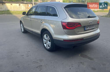 Внедорожник / Кроссовер Audi Q7 2012 в 