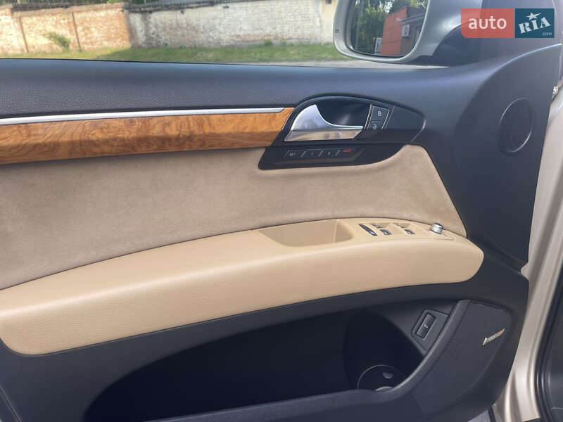 Позашляховик / Кросовер Audi Q7 2012 в Конотопі