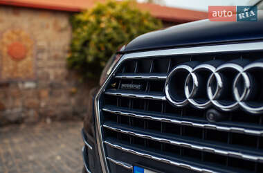 Внедорожник / Кроссовер Audi Q7 2017 в 