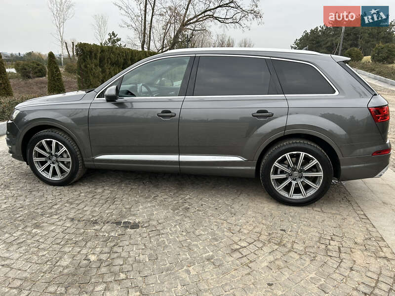 Позашляховик / Кросовер Audi Q7 2018 в Дніпрі