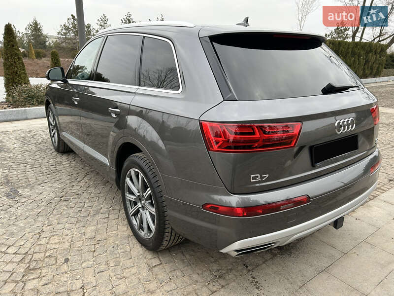 Позашляховик / Кросовер Audi Q7 2018 в Дніпрі