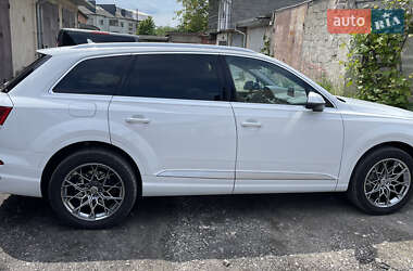 Внедорожник / Кроссовер Audi Q7 2019 в 