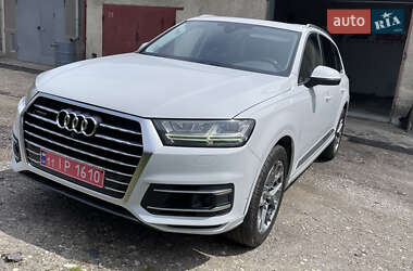 Внедорожник / Кроссовер Audi Q7 2019 в 