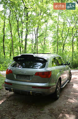 Позашляховик / Кросовер Audi Q7 2006 в 