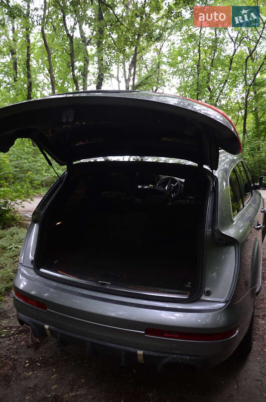Внедорожник / Кроссовер Audi Q7 2006 в Черновцах