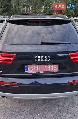 Внедорожник / Кроссовер Audi Q7 2017 в 