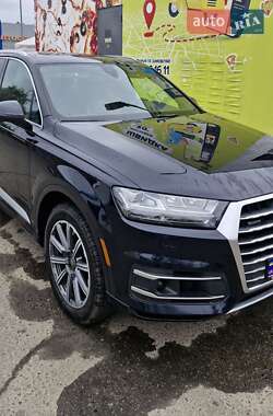 Внедорожник / Кроссовер Audi Q7 2017 в 